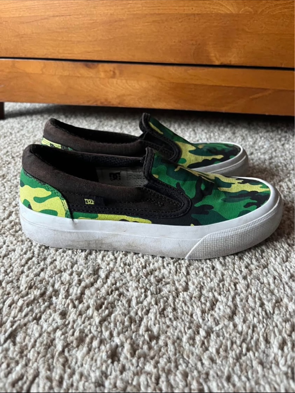 DC Shoe Co Army Green Camo Slip-on Skate Shoes Runner Sneakers Size 1
